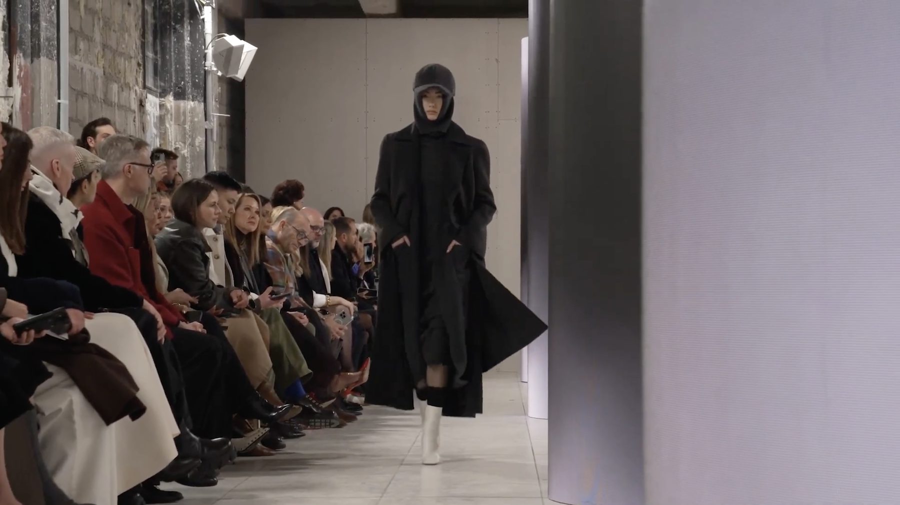 Akris Fall/Winter 2024 runway show — image 02