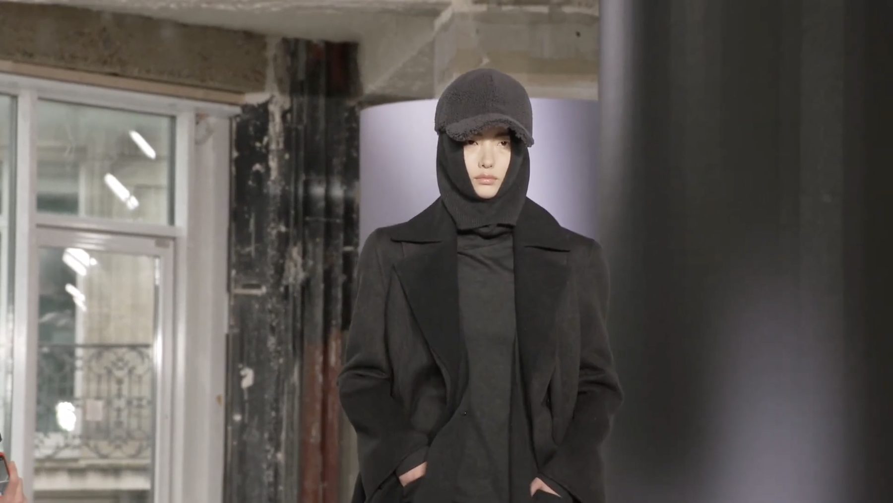 Akris Fall/Winter 2024 runway show — image 04