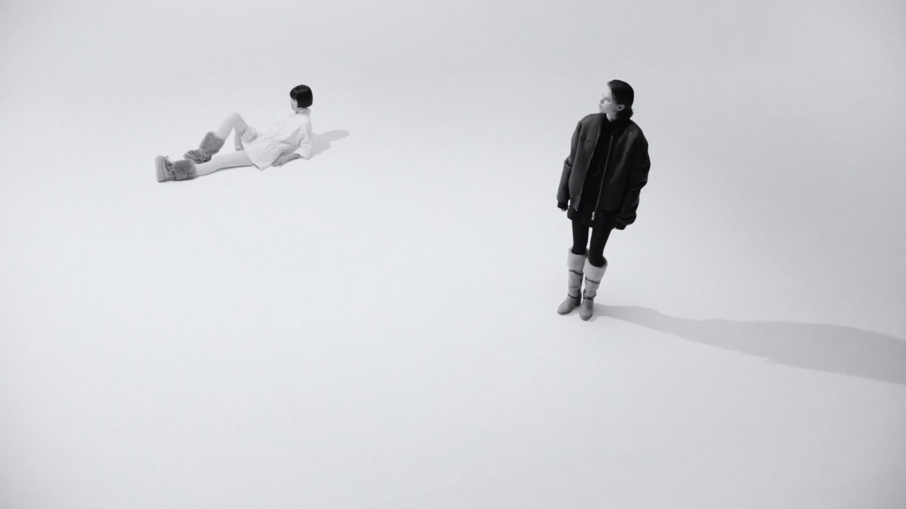 Hermès Fall/Winter 2025 film, figures on a white cyclorama — image 02