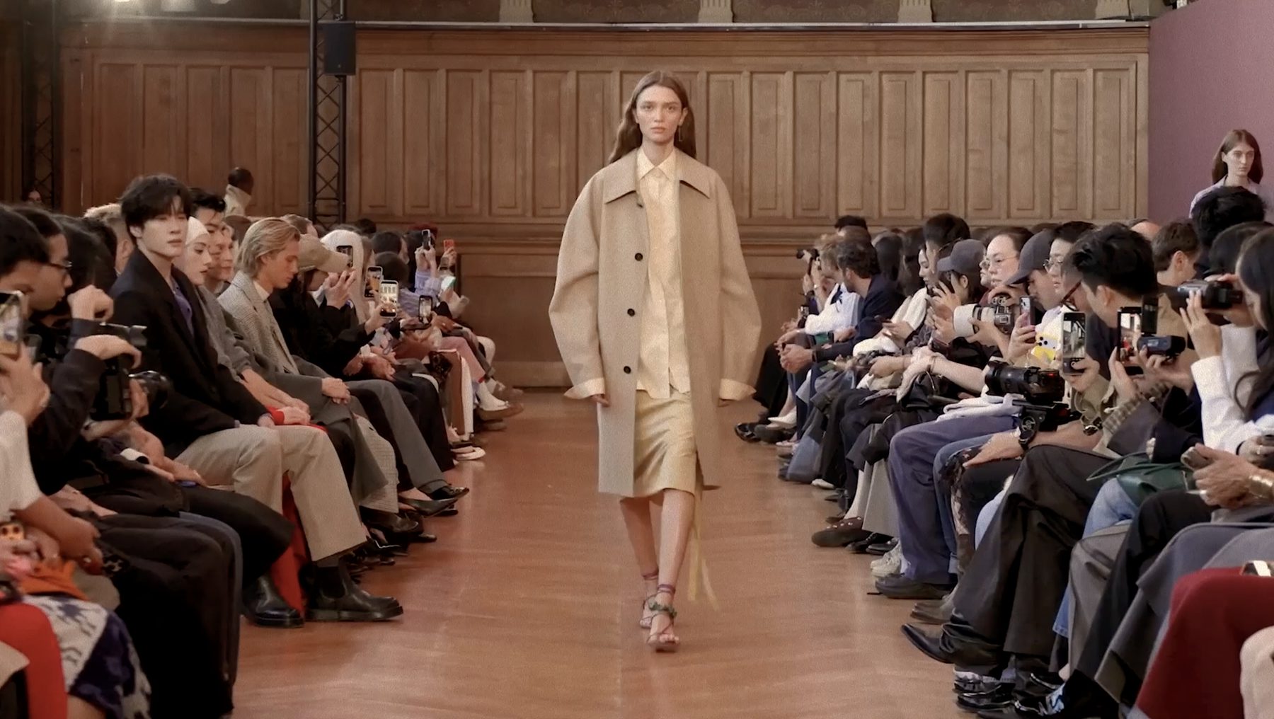 Icicle Spring/Summer 2027 presentation in a panelled hall — image 03