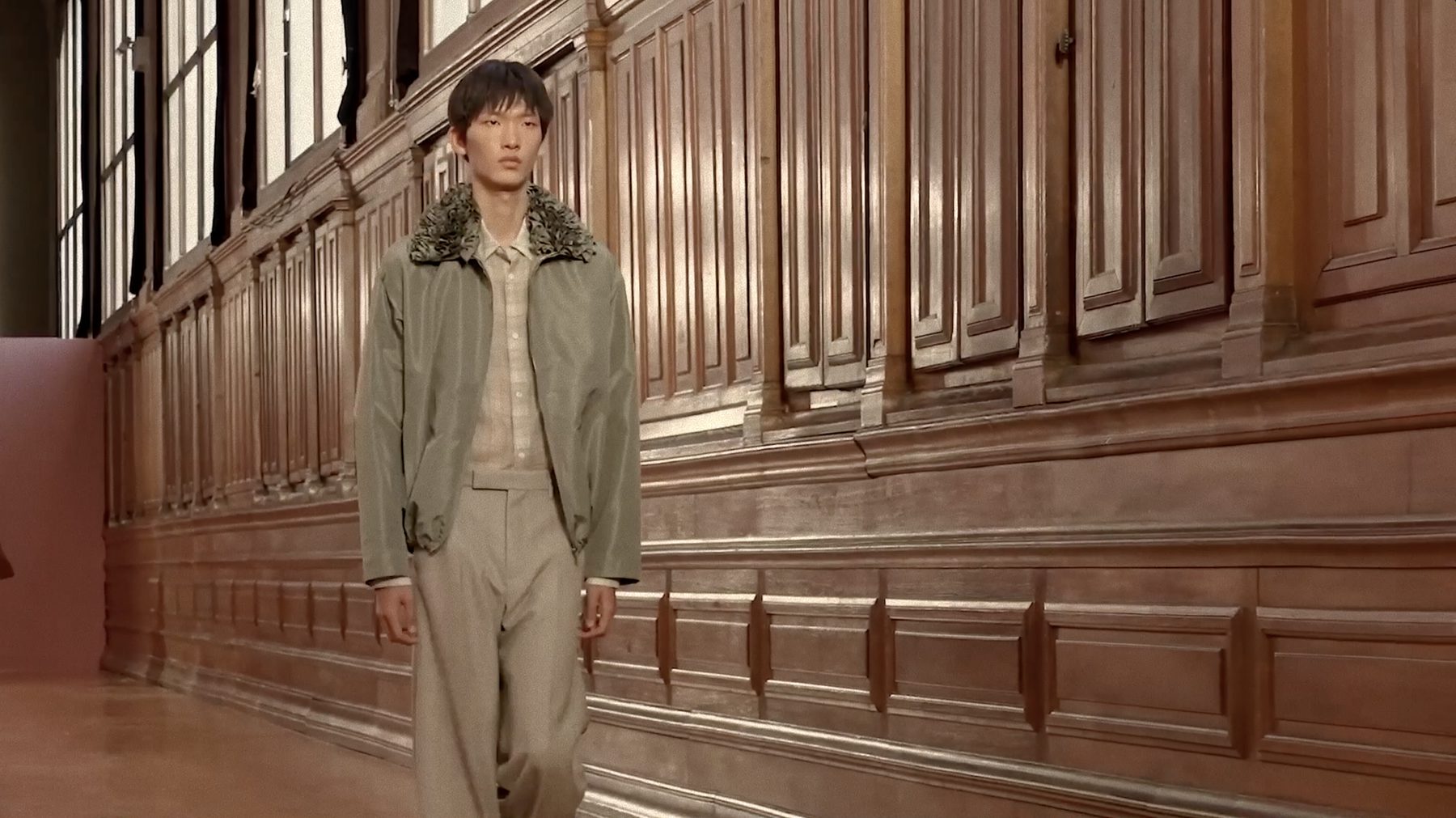 Icicle Spring/Summer 2027 presentation in a panelled hall — image 04